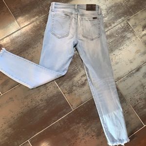 Joe’s Jeans-The Icon mis rise skinny crop-26